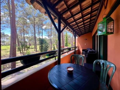Charneca de Caparica e Sobreda Apartamento | Golf and Beach Serenity