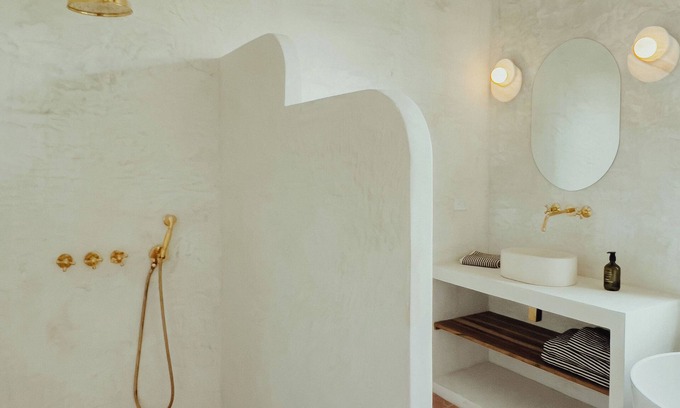 Sámara Villa | Golf Cart Included ~ Mediterranean/Moroccan Design ~ 5’ Beach~ Salt-Water Pool