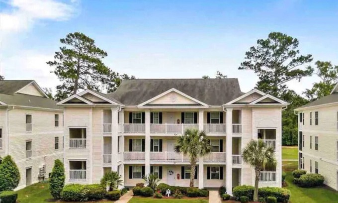 Carolina Forest Condominio | Golf Course 1ST FLOOR Condo - Minutes from the Beach