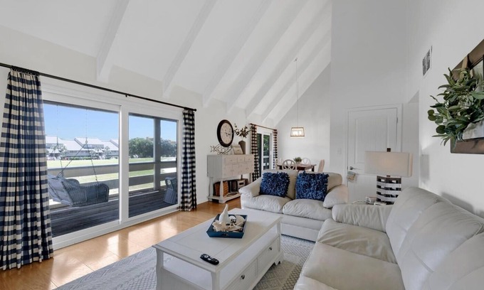 Miramar Beach Cabaña | Golf Course 37c 2 Bedroom Condo by Redawning
