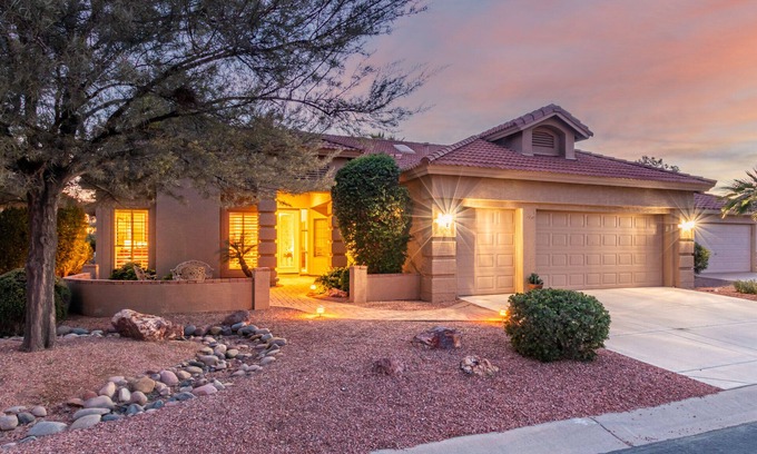Oakwood Casa | Golf Course Beauty Oakwood Sun Lakes 55+! Sparkling Pool. Dog Friendly.