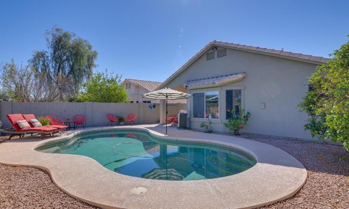 Arrowhead Ranch Casa | Golf Course View and Pool Serene Glendale Home