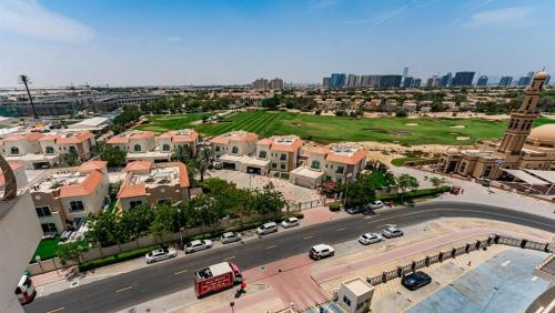 Dubai Sports City Apartamento | Golf Course views