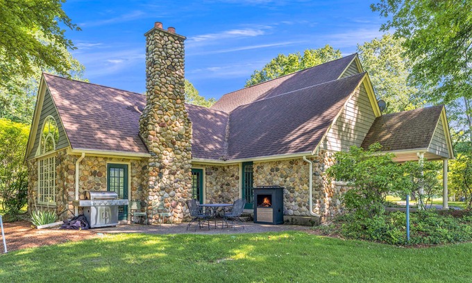 Benton Harbor Cabaña | Golf Front Home with Course View, WiFi, Patio & Grill