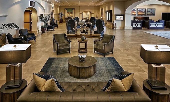 South Scottsdale Complejo | Golf Getaway! 5 Pools, Free Shuttle Service to Explore Old Town Scottsdale!