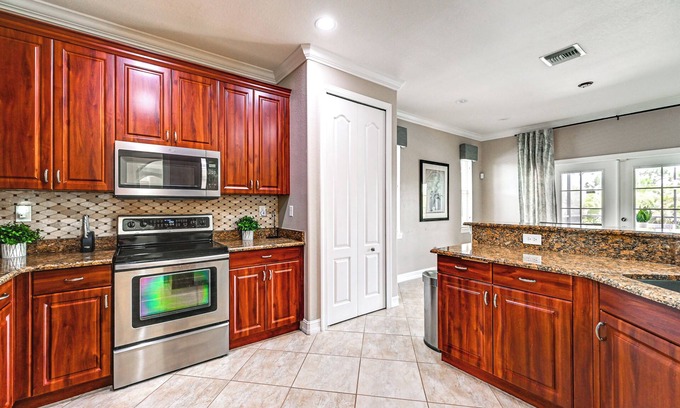 Eisenhower Casa | Golf & Hike: Lehigh Acres Home w/Pool & Lanai