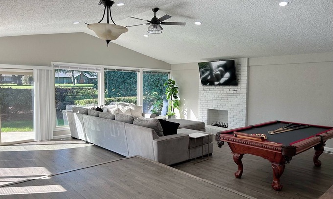 Vancouver Casa | Golf Oasis Retreat House/ Private fenced backyard