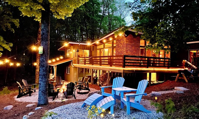 Bellaire Casa | Golf & Ski Retreat; Sleeps 13, Just 5 min to 6 Top Golf Courses