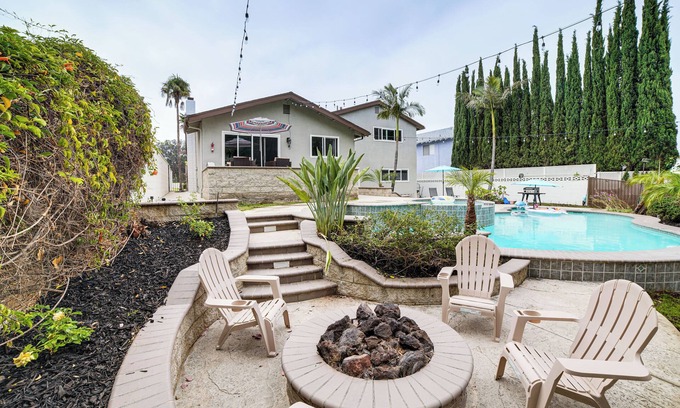 Corona Casa | Golf, Swim, Relax: Family Retreat in Corona!