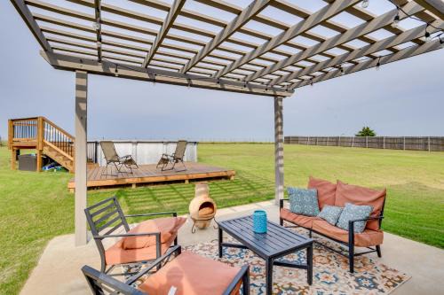 Edmond Casa | Golf, Swim, Relax Oklahoma Ranchland Retreat
