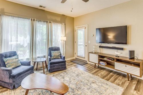 Sea Trail Apartamento | Golf Villa Near Sunset Beach and Intracoastal!