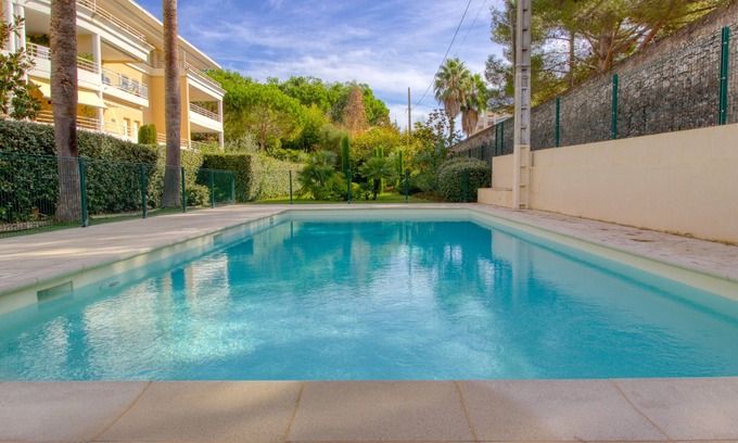 Golfe Juan Condominio | Golfe Juan - 4 People - Swimming Pool - Private Parking