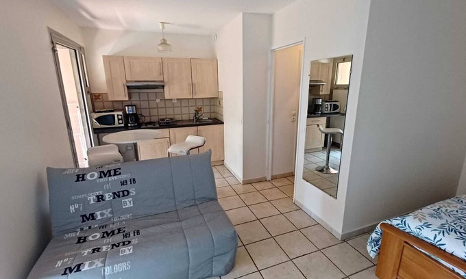 Vallauris Apartamento | GOLFE JUAN / VALLAURIS STUDIO LOGGIA near CITY CENTER