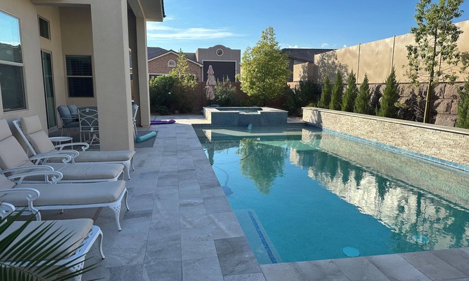 Mesquite Casa | Golfers Getaway 3-bedroom pool home with AC, in soothing Mesquite