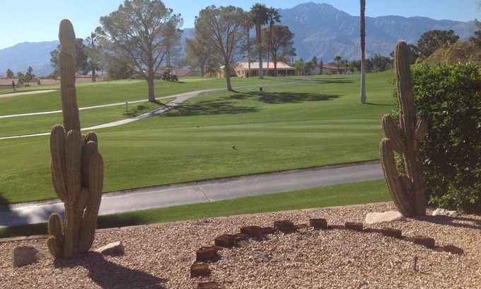 Desert Hot Springs Casa | Golf Paradise con vista espectacular!