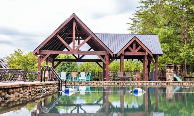 Ellijay Apartamento | Golfside LARGE 2BR/2BA + Resort Pool Access