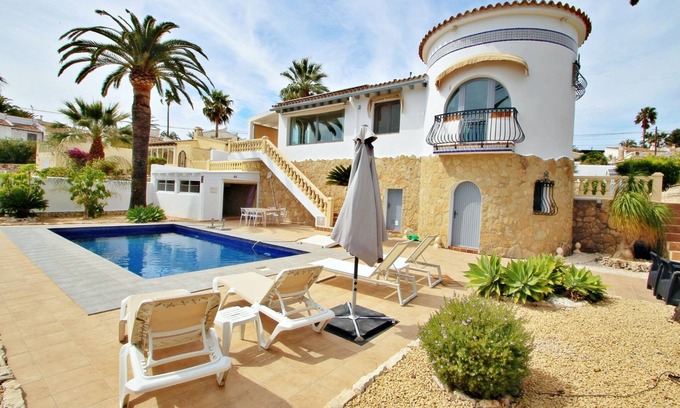 El Tesoro Villa | Golondrina - casa de vacaciones en la colina con vistas panoramicas de la costa Moraira