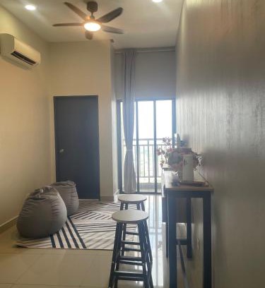 Batu Caves Apartamento | Gombak, KL at Ayuman Suites with Netflix & panoramic view of Gombak & Batu Caves