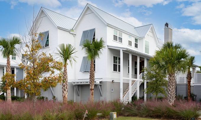 Johns Island Casa | "Gone Coastal" 3 bedroom townhouse with community pool and fitness center