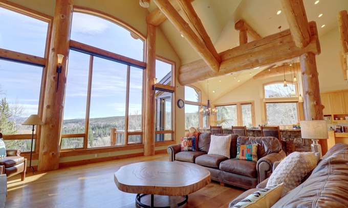 Three Peaks Casa | Good Elevations, Luxury Pet Friendly Home on Two Cabins Drive w/ Private hot tub
