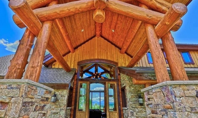 Three Peaks Cabina | Good Elevations On Two S Drive 5 Bedroom Home by RedAwning