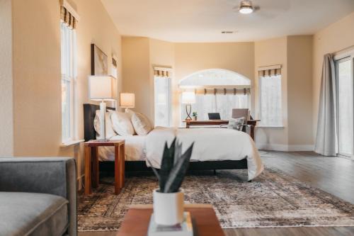 Mariposa Casa | Good Girl's Peak Paradise with bbq and fire pit