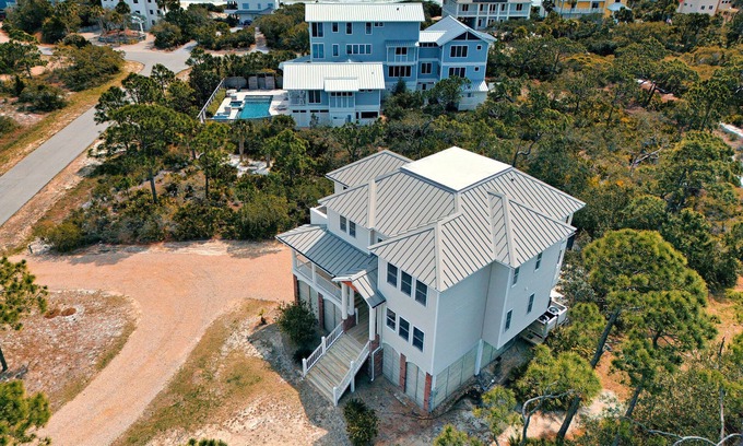 Plantation Casa | Good Vibes 6 BR Elevador de piscina Corta caminata a la playa