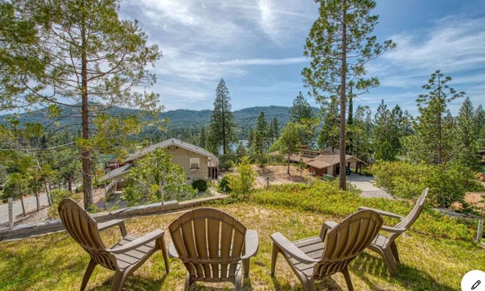 Wishon Casa | Good Vibes getaway lake views, Marina, private Boat Slip