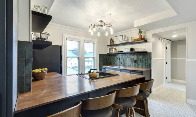 Northeast Minneapolis Casa | ¡Las buenas vibras solo viven aquí! Nuevo, descarado y tan divertido acaba de suceder en el noreste, Minneapolis