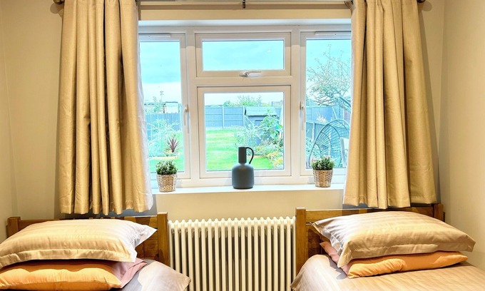Goodmayes Casa | Goodmayes Luxe Stay near Central London, Excel London & City Airport