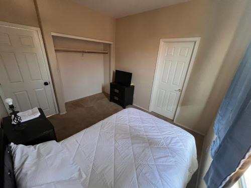 Palm Valley Casa | Goodyear Cul-de-sac Room 2