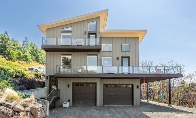 Mt. Hood - Columbia River Gorge Casa | GORGE-ous Hidden Riverview Escape