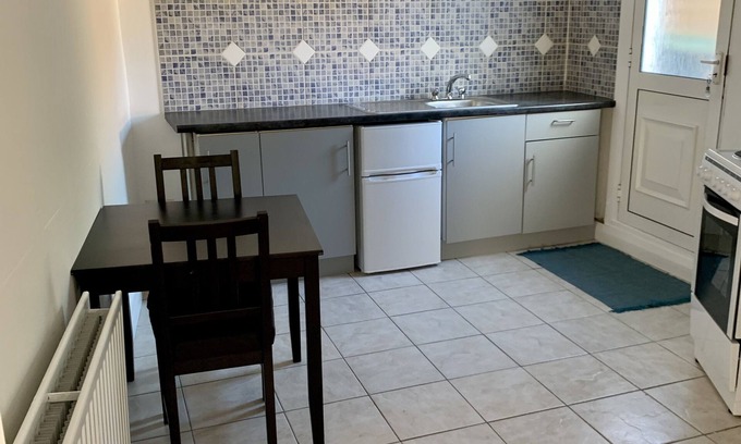 Upper Edmonton Apartamento | Gorgeous 1 bedroom studio flat with garden