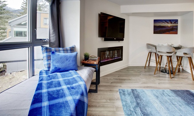 Nordic Estates Condominio | 🏘Gorgeous 1 Bedroom Suite🛏Free Parking/Creekside
