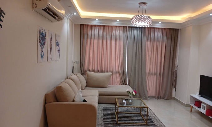 Warraq al Arab Apartamento | Gorgeous 2-bedroom apartment with AC in one kattameya compound