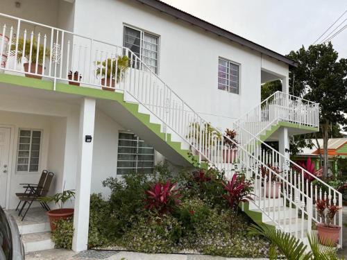 Saint John Parish Apartamento | Gorgeous 2-Bed Apt Sleeps 3 in St Johns