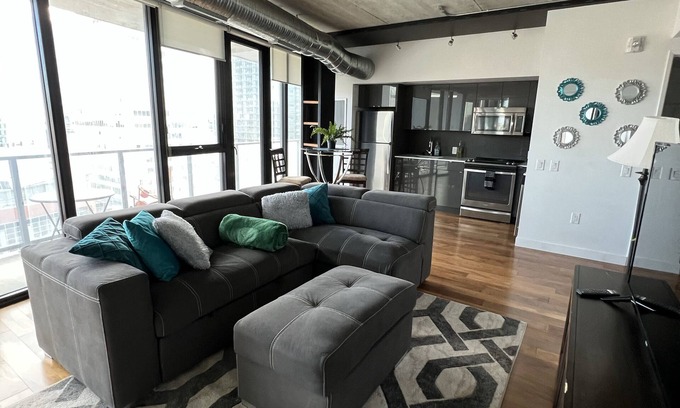 Downtown Winnipeg Apartamento | Gorgeous 2 bed sleeps 5 w/ surreal view downtown laundry wifi
