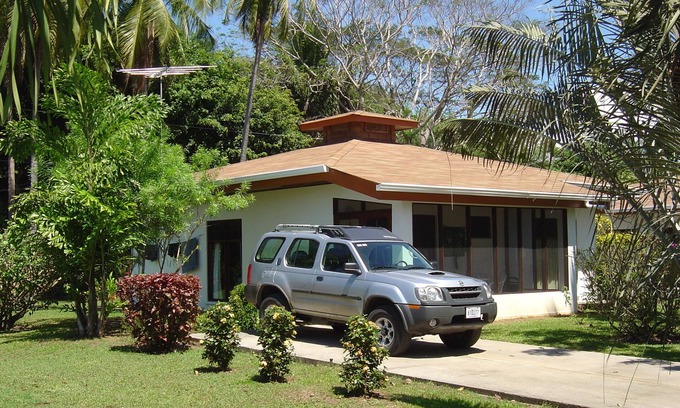 Parrita Casa | Hermosa cabaña de 2 dormitorios con vista al mar en Costa Rica