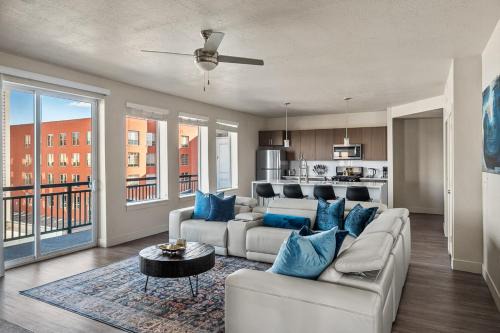 Rio Grande Apartamento | Gorgeous 2BD 2BA Pool,Gym,Htub near Convention Ctr
