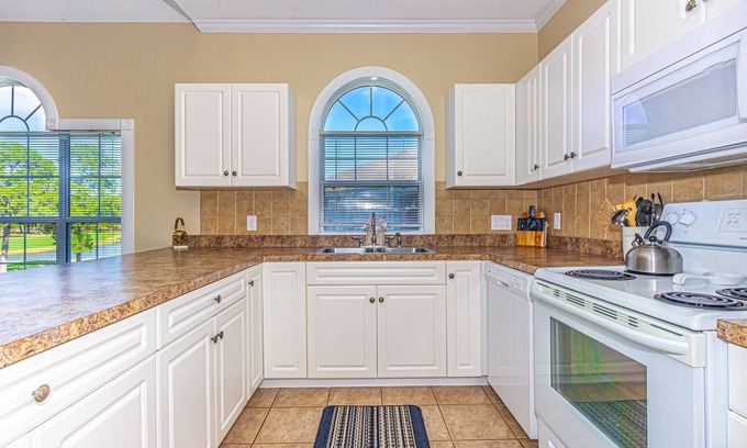 Central Myrtle Beach Villa | Gorgeous 2BR 2BA Modern Masterpiece Near Beach