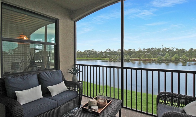 Lakewood Ranch Condominio | Gorgeous 2BR condo in Lakewood National - The Nest