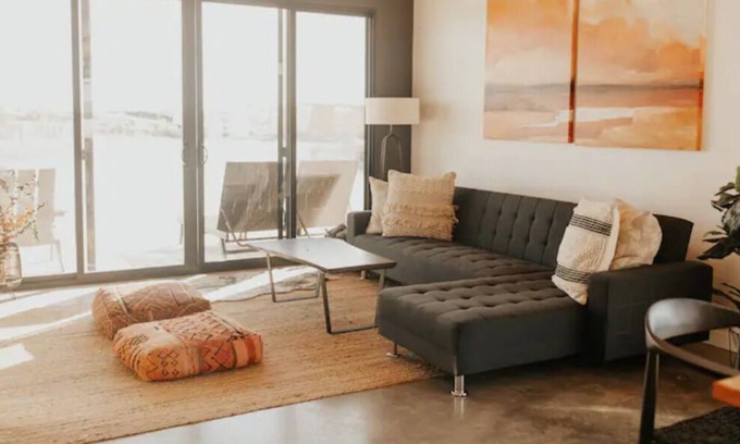 Quincy Casa | GORGEous 2BR Winery Retreat w Hot Tub!