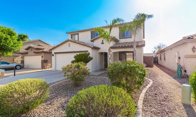 Pecan Creek Casa | Gorgeous 3 bed / 2.5 Bath w/ Heated Pool in San Tan Valley