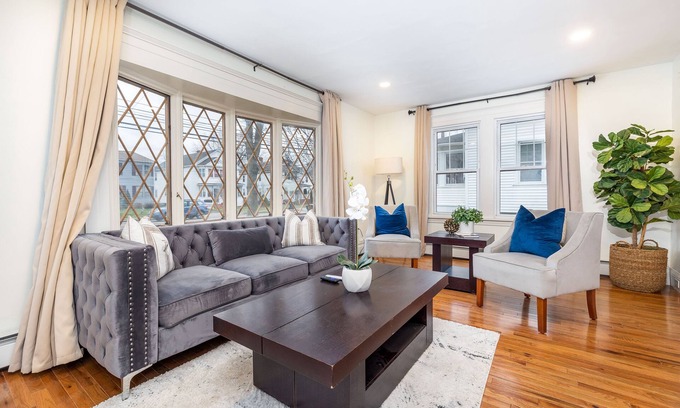 West Hartford Casa | Gorgeous 3 Bedroom House - 9 mins to Hartford, Connecticut