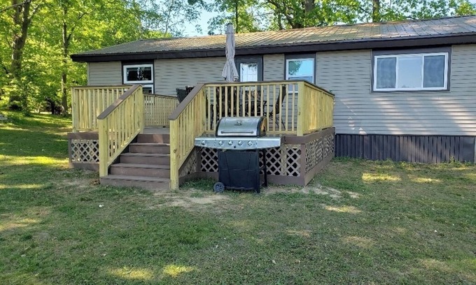 Sandy Creek Cabina | Gorgeous 3 Bedroom Cabin Located in Sandy Pond