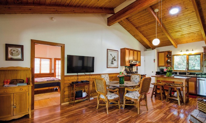 Volcano Casa | Gorgeous 3b/2b house minutes from Natl Park & Volcano Village. Family friendly!