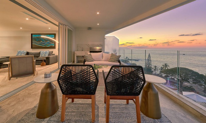 Conchas Chinas Condominio | Gorgeous 3BR Oceanfront Condo at Sayan Indah