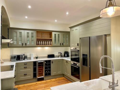 Northampton Casa | Gorgeous 4 bedroom Townhouse