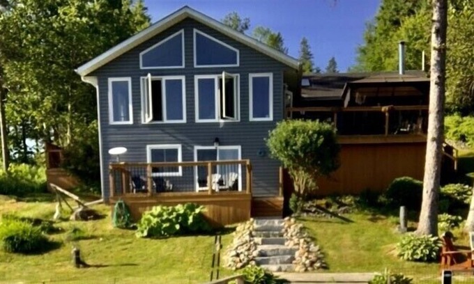 Unorganized Centre Parry Sound Cabaña | GORGEOUS 4 Season WATERFRONT Cottage Family Getaway, Sleeps up to 14 w loft apt