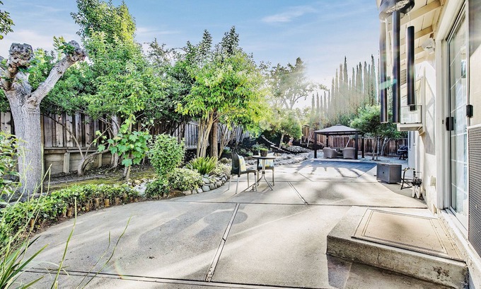 Dublin Casa | Gorgeous 4B/2.5B Newly-Renovated Relaxed House